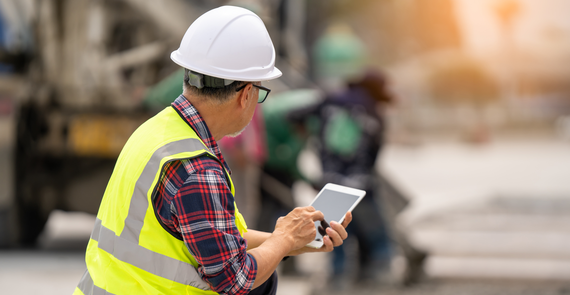 construction site manager using tablet