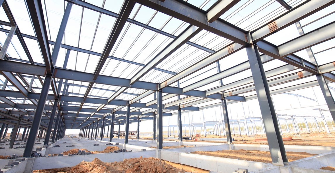 Steel construction of a large warehouse building