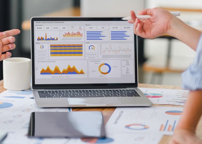 Government contracting sales opportunity dashboard