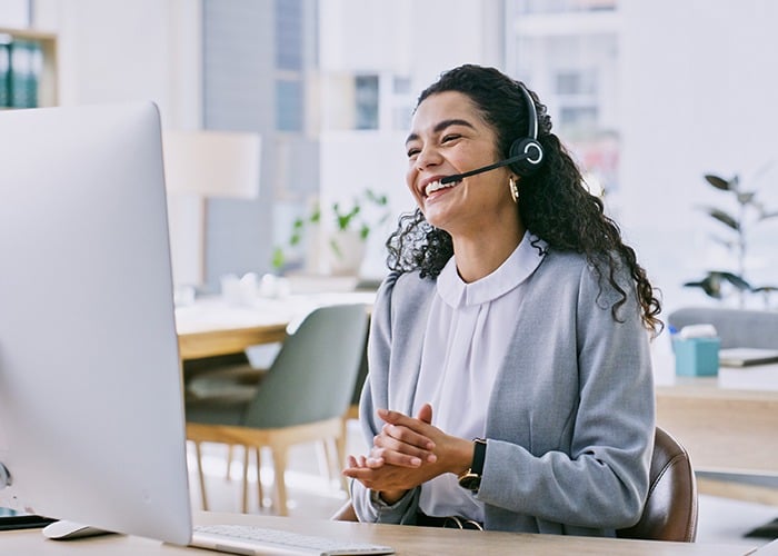Support agent speaking with a customer
